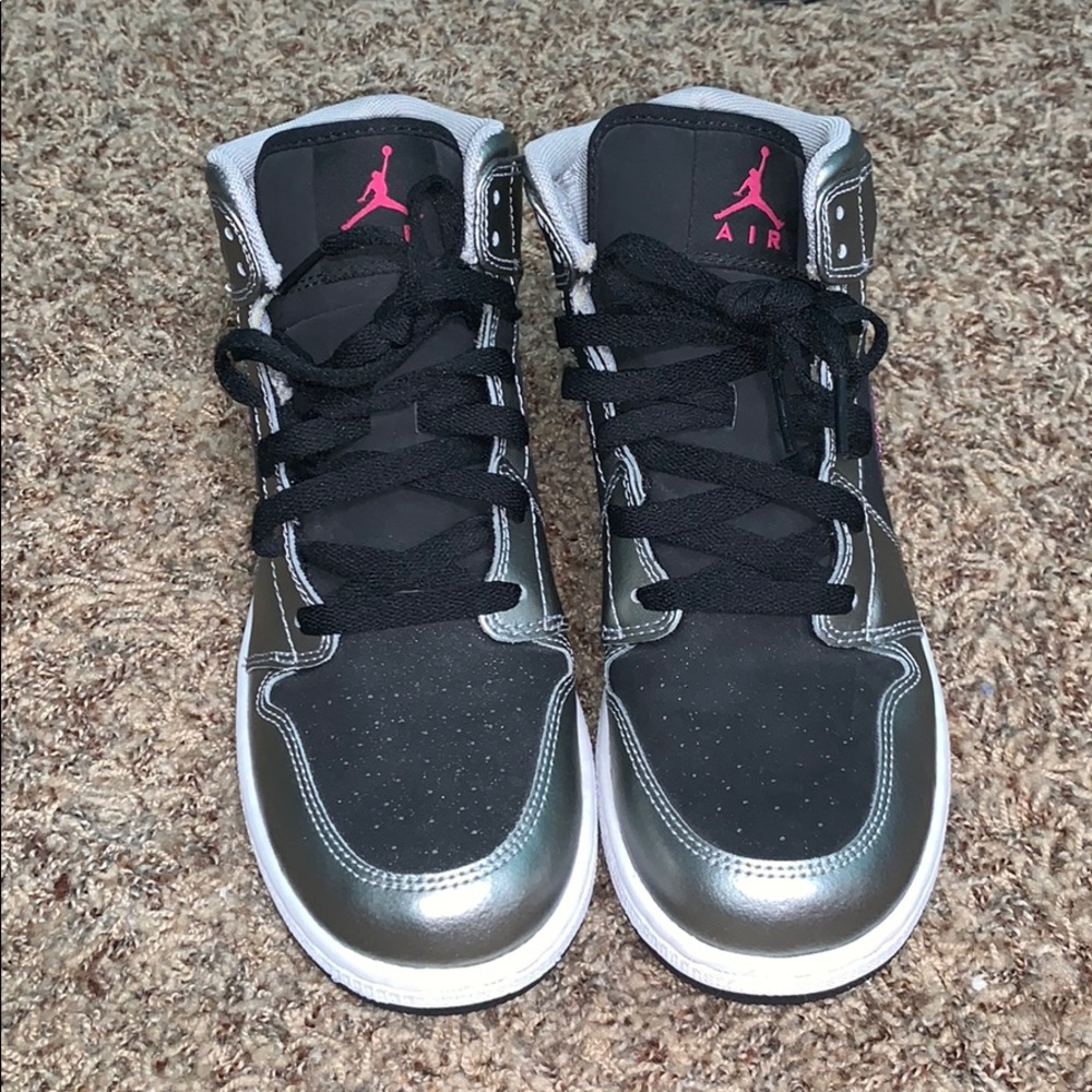 Air Jordan tennis shoes